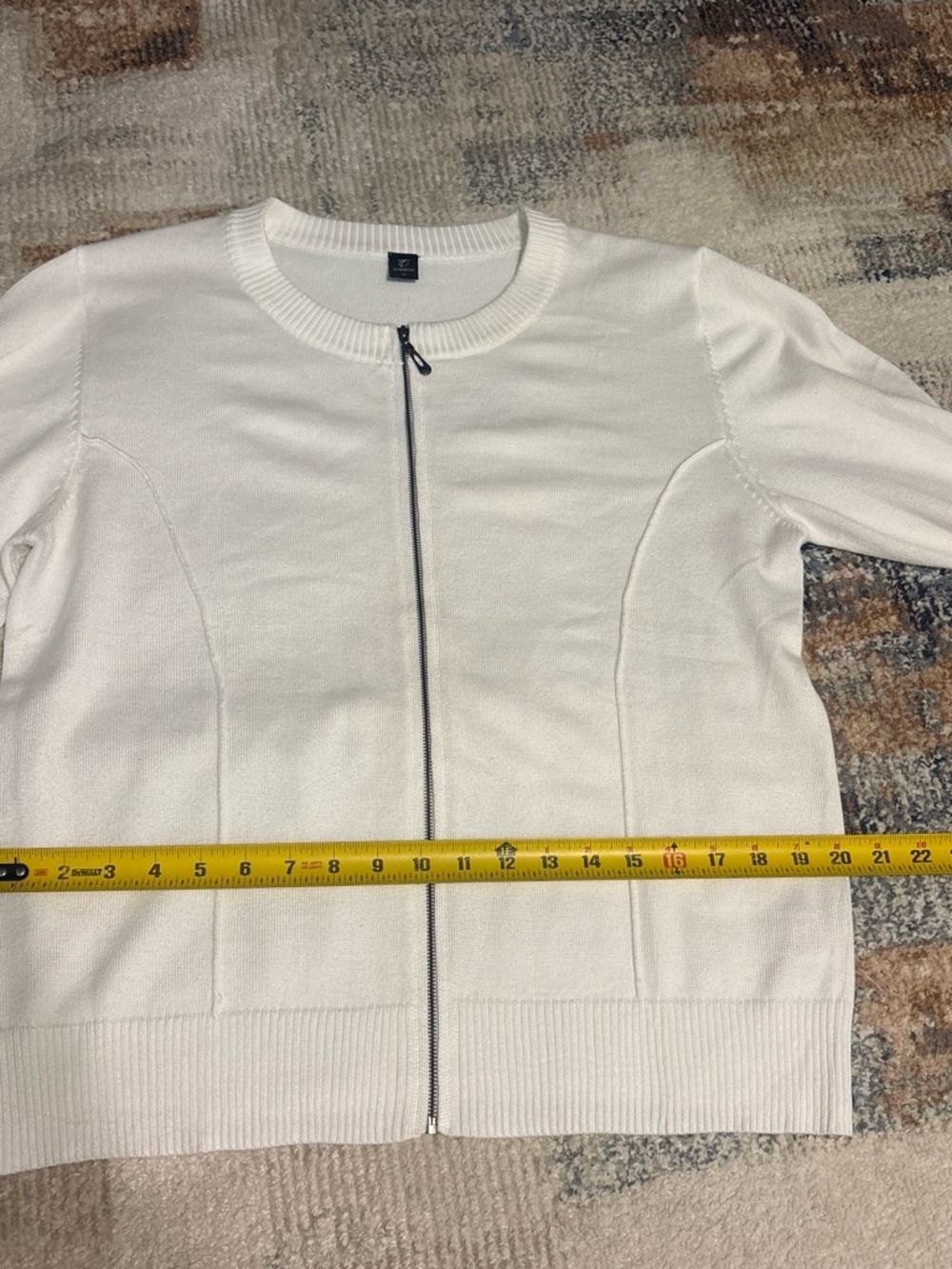 Women’s Cream Zip-Front Sweater Jacket